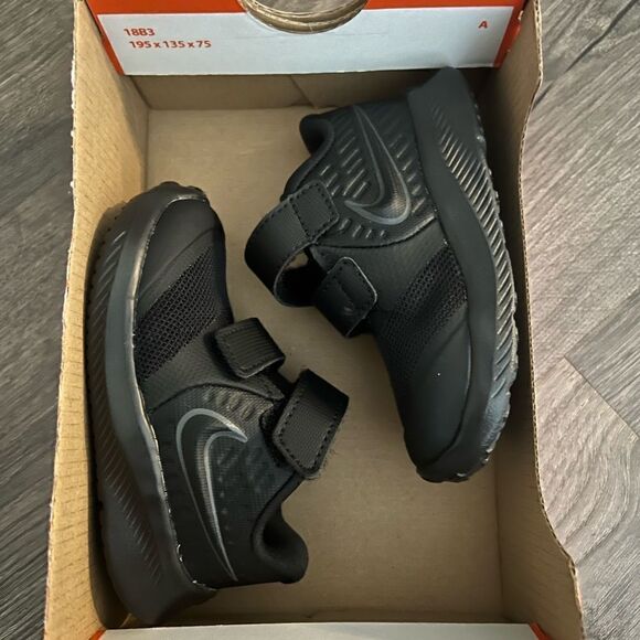 Nike Baby Athletic Shoes Black - Picture 1 of 6